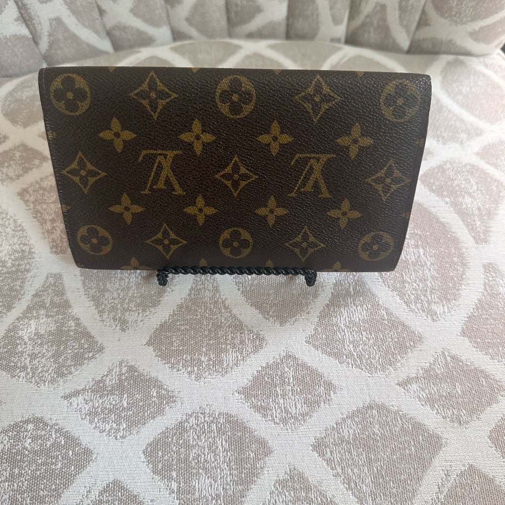 Louis Vuitton Brown and Gold Monogram Wallet - Picture 3 of 9